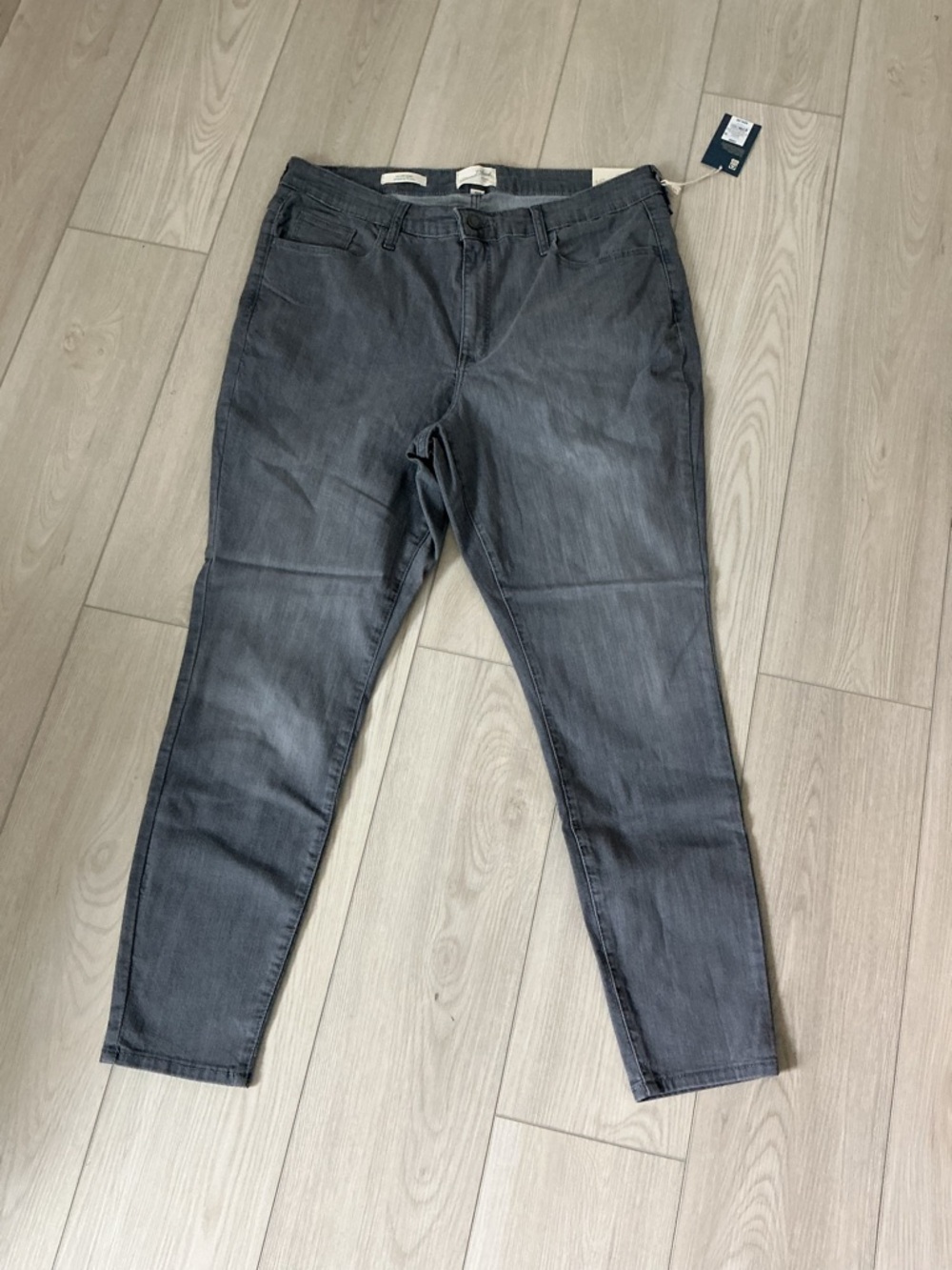 Universal Thread Women's Skinny Jeans - Charcoal Gray